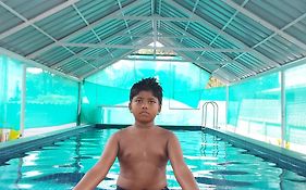 Johnson'S Homestay With Pool & Ecohouseboat Near Town Beach